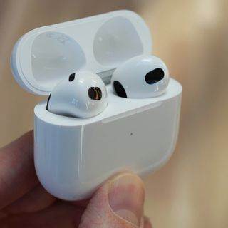 Tai Nghe Bluetooth Không Dây GE04 PLUS - Định Vị - Đổi Tên - Sạc Không Dây - Cảm Biến - Chính Hãng HD Design