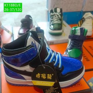 Giày thể thao trẻ em chất da mềm thoáng khí K118