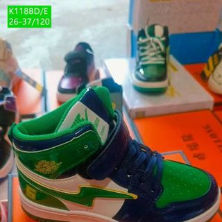 Giày thể thao trẻ em chất da mềm thoáng khí K118