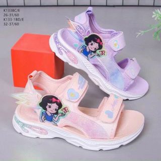 Sandal trẻ em quai dán họa tiết công chúa bạch tuyết k133