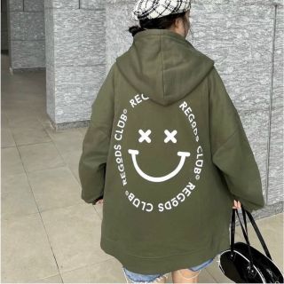 Áo khoác chống nắng màu xanh rêu in mặt cười form rộng dưới 68kg