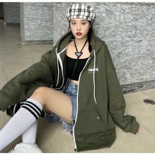 Áo khoác chống nắng màu xanh rêu in mặt cười form rộng dưới 68kg