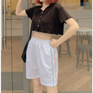 Quần lửng chạy 3 sọc chất da cá mịn, form dưới 68kg có 2 túi trước