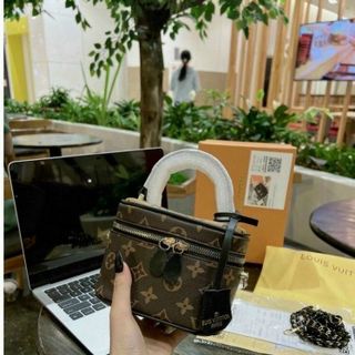 Cốp kèm khăn hoạ tiết hoa nâu siêu xinh
