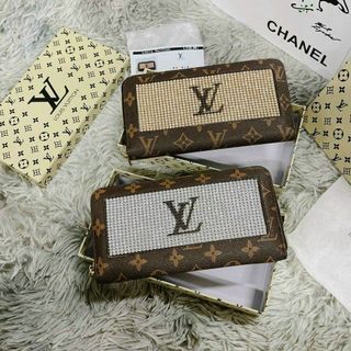 Ví dài gắn đá