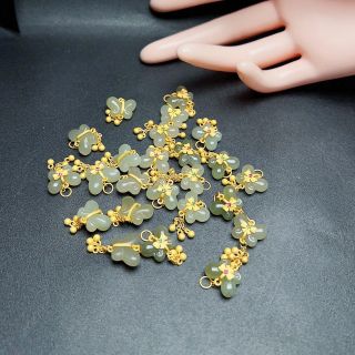 Charm hồ điệp ngọc hoà điền