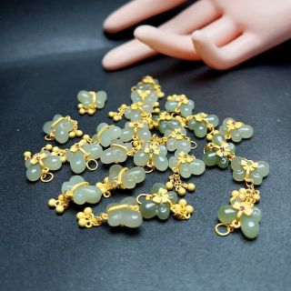 Charm hồ điệp ngọc hoà điền