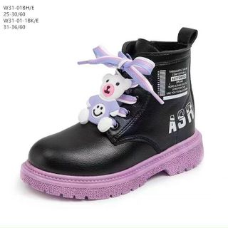 Giày boots trẻ em buộc dây gắn tick gấu w31