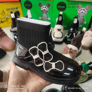 Giày boots trẻ em cổ chun co giãn thoải mái K246