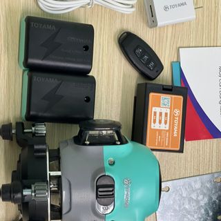 Máy cân bằng laser TOYAMA 12 tia xanh