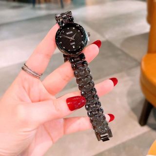 Đồng hồ radđo nữ mới