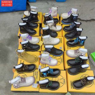 Giày boots trẻ em da mềm buộc dây sành điệu K260