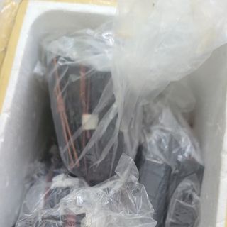 thanh lý khoảng 300 dây đồng hồ bằng da cá sấu thật, da bò thật, da đà điểu thật. kích thước từ 18mm đến 24mm.