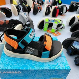 Sandal trẻ em quai dán đế cao su êm chân K282