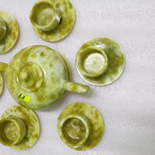 Bộ ấm trà làm bằng đá serpentin nguyên khối