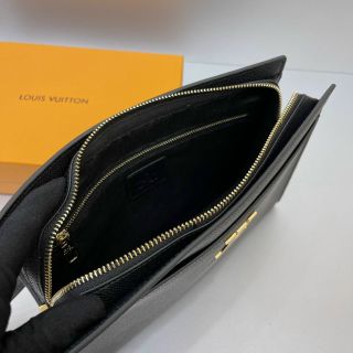 CẶP CÂM TAY NAM L.V vIP 1-1