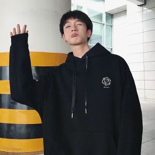 Áo hoodie nỉ nút in hình học lục giác form dưới 73kg