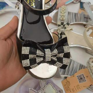 Sandal bé gái kiểu dáng công chúa xinh xắn K339