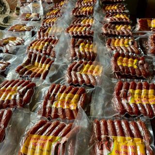Lạp xưởng khô