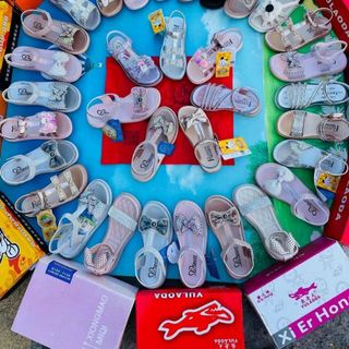 Sandal bé gái kiểu dáng đẹp đế mềm êm chân K373