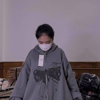 Áo khoác tay phồng in nơ to có nón form dưới 70kg