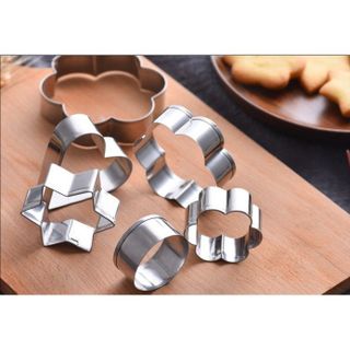 Bộ 4 mẫu khuôn inox nhấn bánh qui (12 cái)