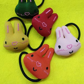 Cột tóc thỏ đủ màu