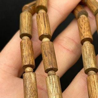 Dây đeo cổ Trầm hương tự nhiên