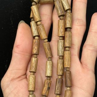 Dây đeo cổ Trầm hương tự nhiên