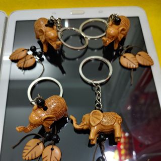 Móc khóa phong thủy hình voi