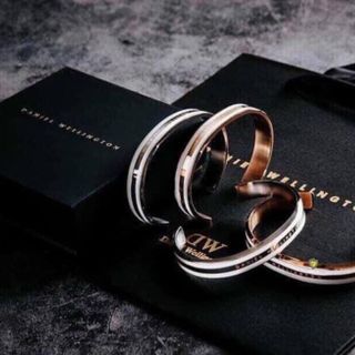CUFF DANIEL WELLlNGTON HOT NEW