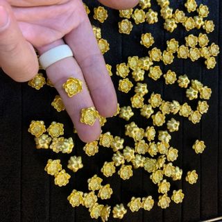 Chamr hoa sen mạ vàng mix vòng phong thủy