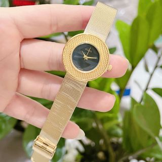 Đồng hồ guccciss lắc mới