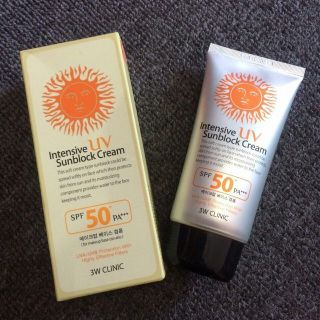 Kem Chống Nắng 3W Clinic Hàn Quốc SPF50 PA 70ml Hàn Quốc