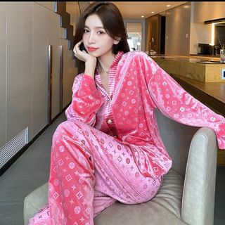 ODER SĨ ĐỒ Ở NHÀ XINH ĐẸP CAO CÁO