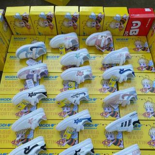 Giày thể thao trẻ em màu trắng chất da mềm K474