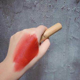 Son Thảo Dược có 4 màu đỏ cam, hồng đất, đỏ cháy, đỏ đất. Inbox màu