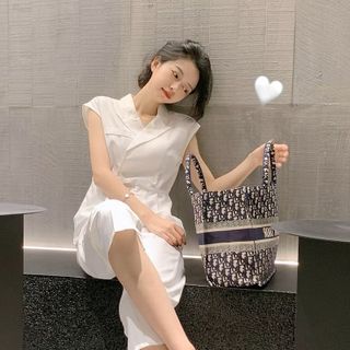 JUMPSUIT TRẮNG CỔ VEST LỬNG – DT1697