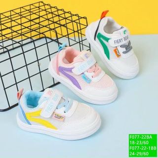 Giày thể thao trẻ em chất da mềm kết hợp lưới thoáng khí F077