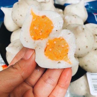 Bánh bao trứng cá hồi gói