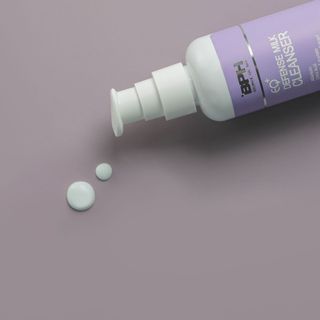 SỮA TẨY TRANG BPH EQ+ DEFENSE MILK CLEANSER 100ml