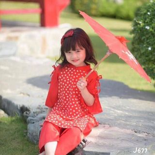 Áo dài mặc tết cho bé gái