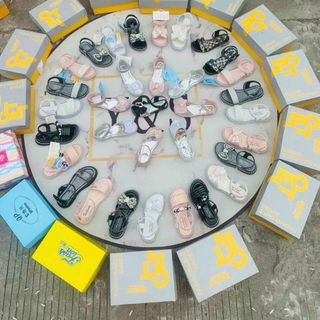 Sandal bé gái quai da mềm đính nơ xinh xắn K495
