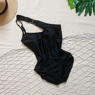 bộ bikini 1 mảnh cut lệch vai khóa khoen