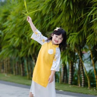 Áo dài bé gái mặc tết