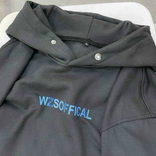 Áo hoodie chất thun nỉ in wzsoffical form dưới 70kg