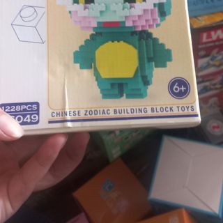 Lego 12 con giáp lớn