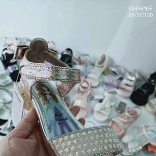 Sandal bé gái chất da mềm êm chân đính hạt lấp lánh