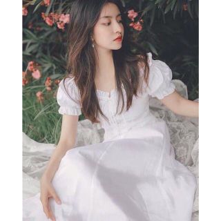Đầm váy trắng đi tiệc cổ bèo đan dây trước 4 sizes