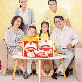 Bánh quy bơ Serểna hộp thiếc Indonesia